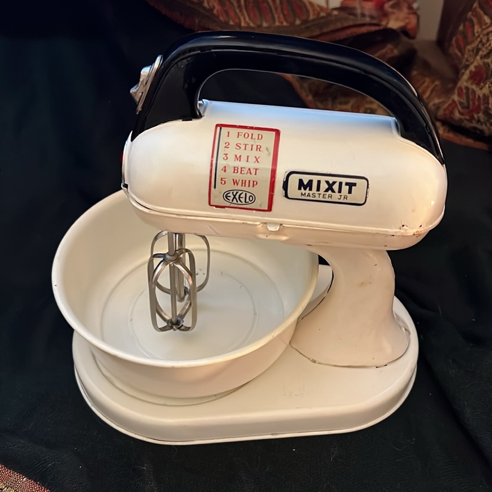 Vintage MIXIT Master Jr child’s toy working appliance